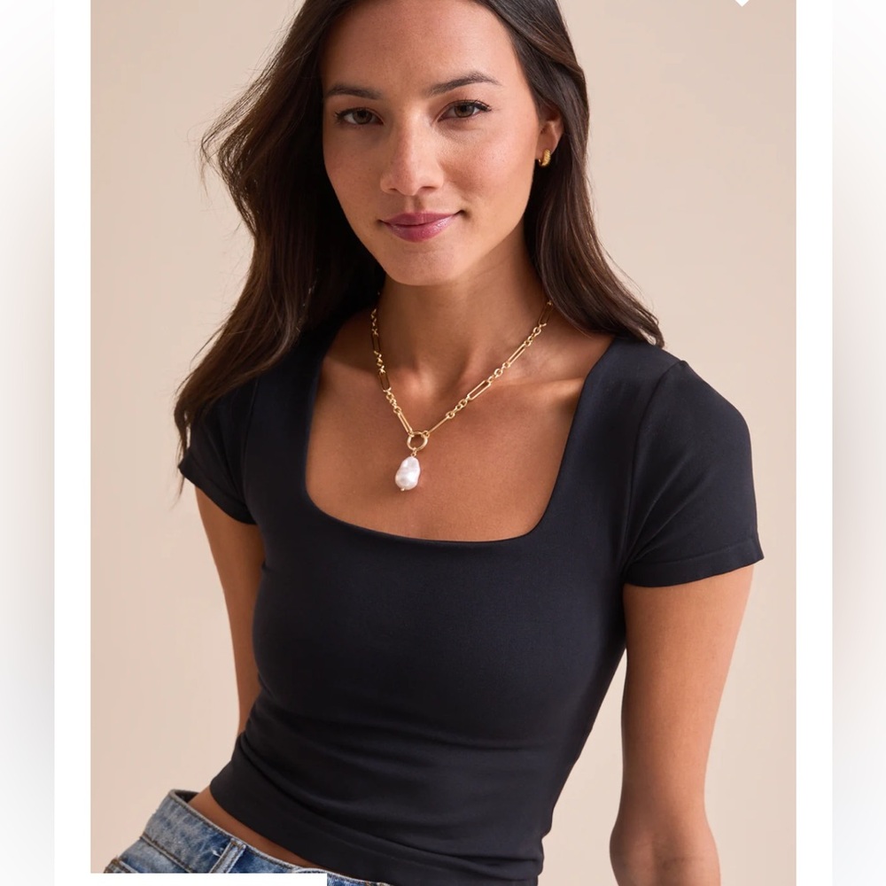 NWT Altar’d State Everyday Seamless Top in black. Size M/L.  Short sleeves. Cute